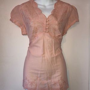 Beautiful peach embroidered ruffle sleeves Large